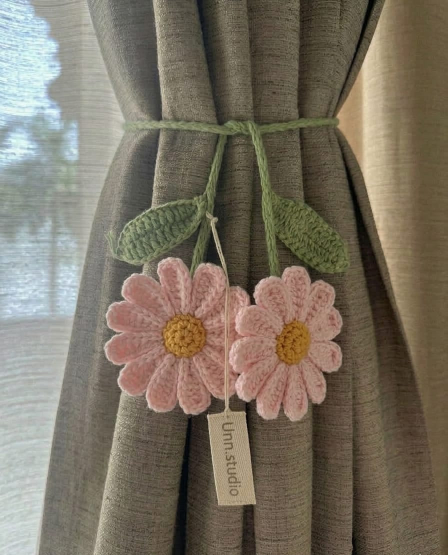 Handmade Crochet Daisy Curtain Tieback| Unn.studio | Floral Home Décor (Set of 2)